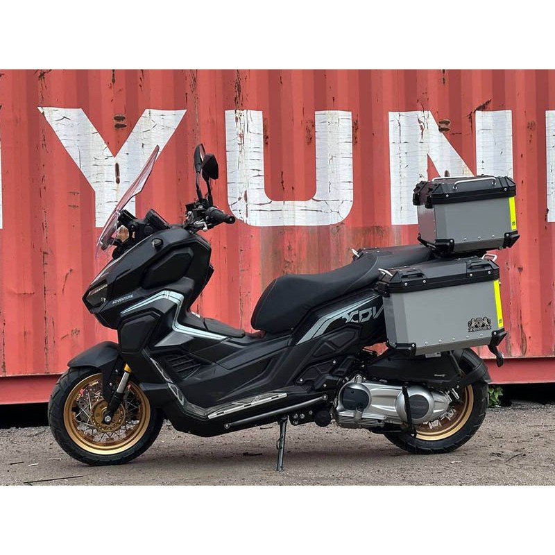 Скутер Regulmoto XDV ADVENTURE 300CC (LJ300T-18) EFI с кофрами Скутер Regulmoto XDV ADVENTURE 300CC (LJ300T-18) EFI с кофрами