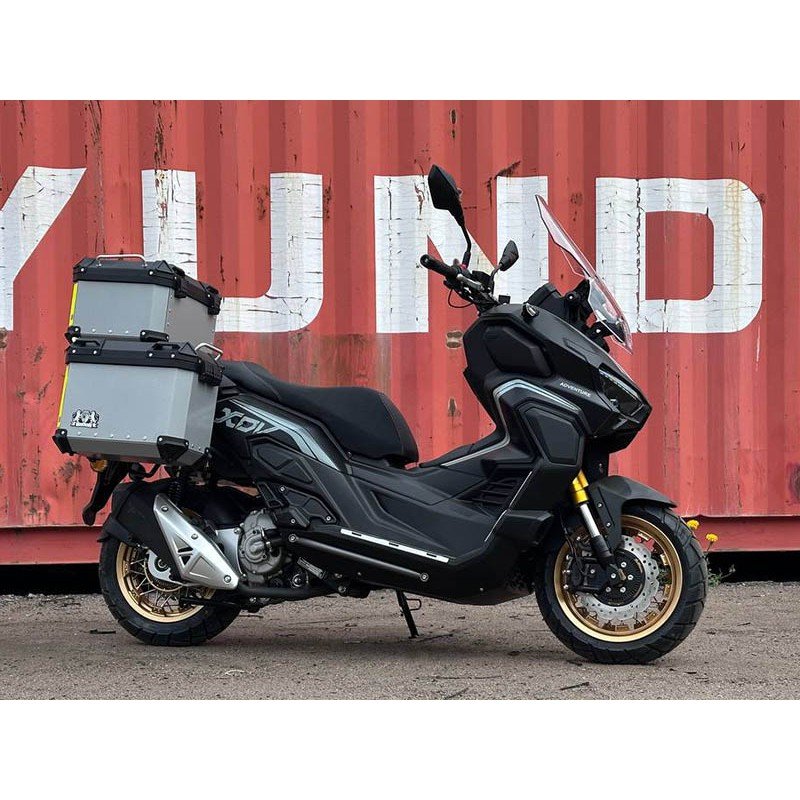 Скутер Regulmoto XDV ADVENTURE 300CC (LJ300T-18) EFI с кофрами Скутер Regulmoto XDV ADVENTURE 300CC (LJ300T-18) EFI с кофрами