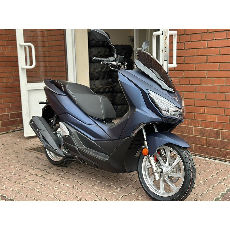 Скутер Vento PCX 200